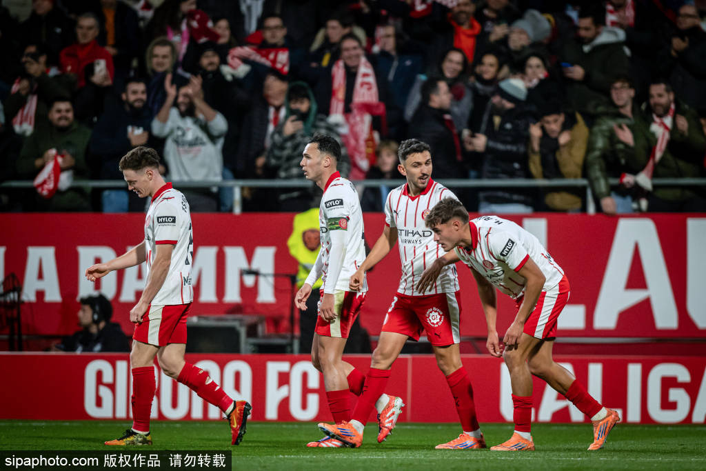 西甲积分榜:皇马止连败暂升第二,落后巴萨4分的背后故事与战术解析