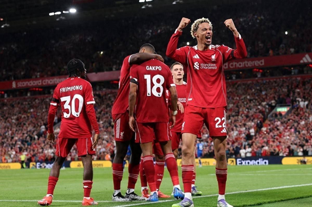 利物浦废柴德甲重生,身价暴涨1500万欧,力压阿诺德入选英格兰队